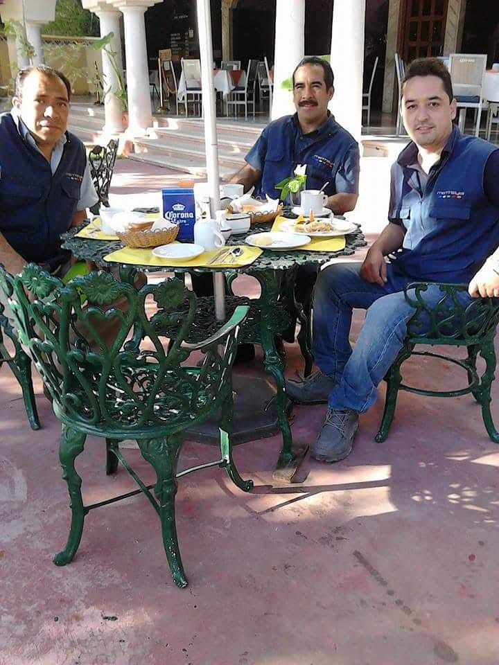 Equipo Metteya durante una visita de proyecto